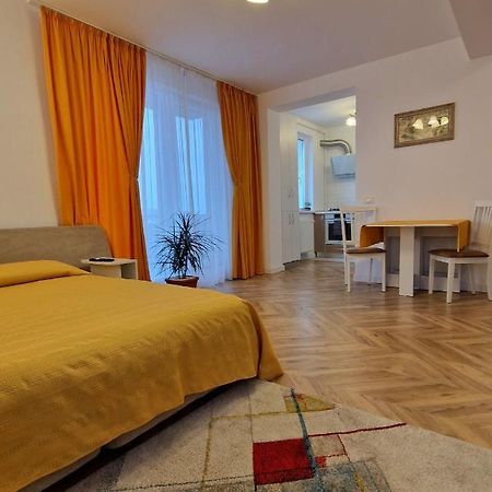 Appartamento Domus magistrae Bucarest Esterno foto