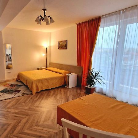 Appartamento Domus magistrae Bucarest Esterno foto